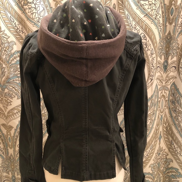 Lightweight gray jacket, hood with hearts 💕 - Picture 2 of 8